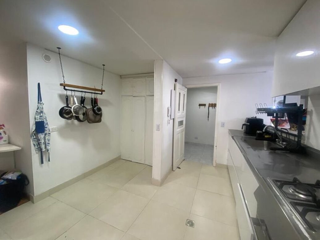 Apartamento de 3 alcobas en venta en Santa Barbara Occidental, Bogotá, 115 m² · foto 17 de 19