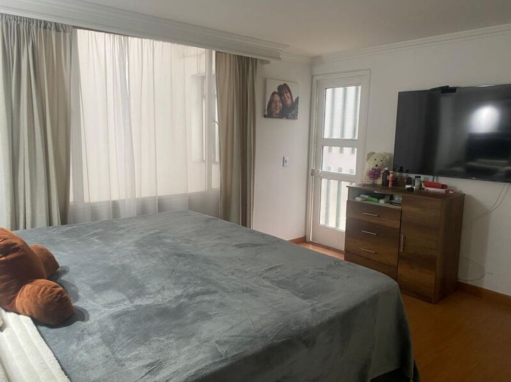 Apartamento de 3 alcobas en venta en Santa Barbara Occidental, Bogotá, 115 m² · foto 11 de 19