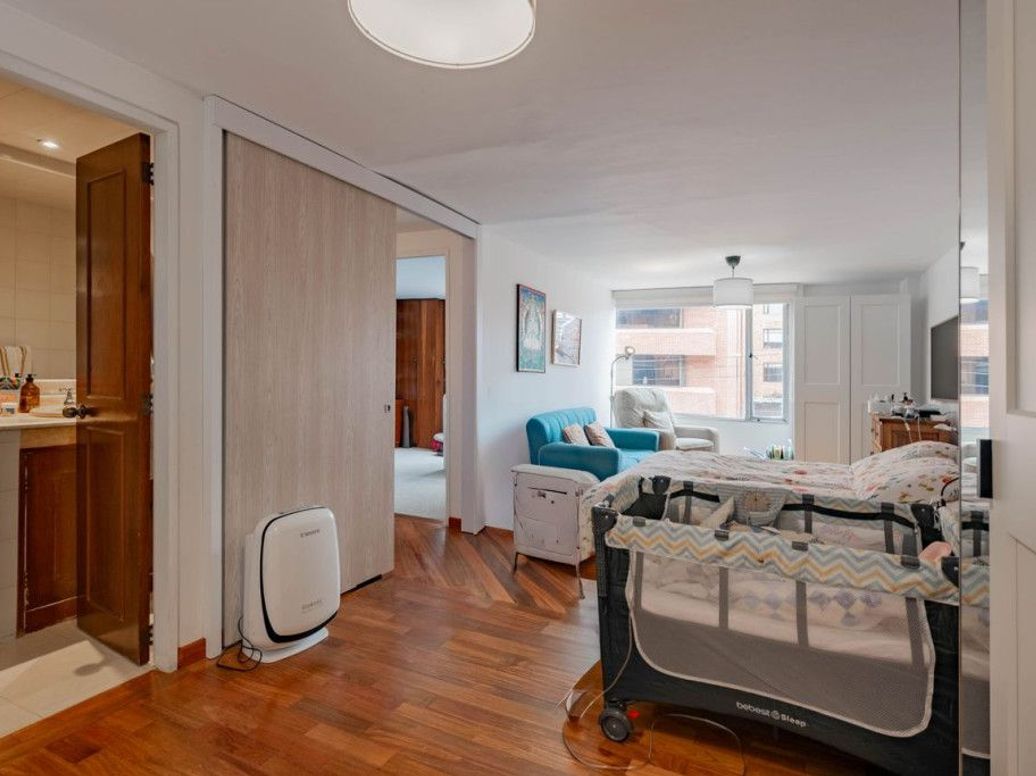 Apartamento de 2 alcobas en venta en Los Rosales, Bogotá, 116 m² · foto 17 de 19