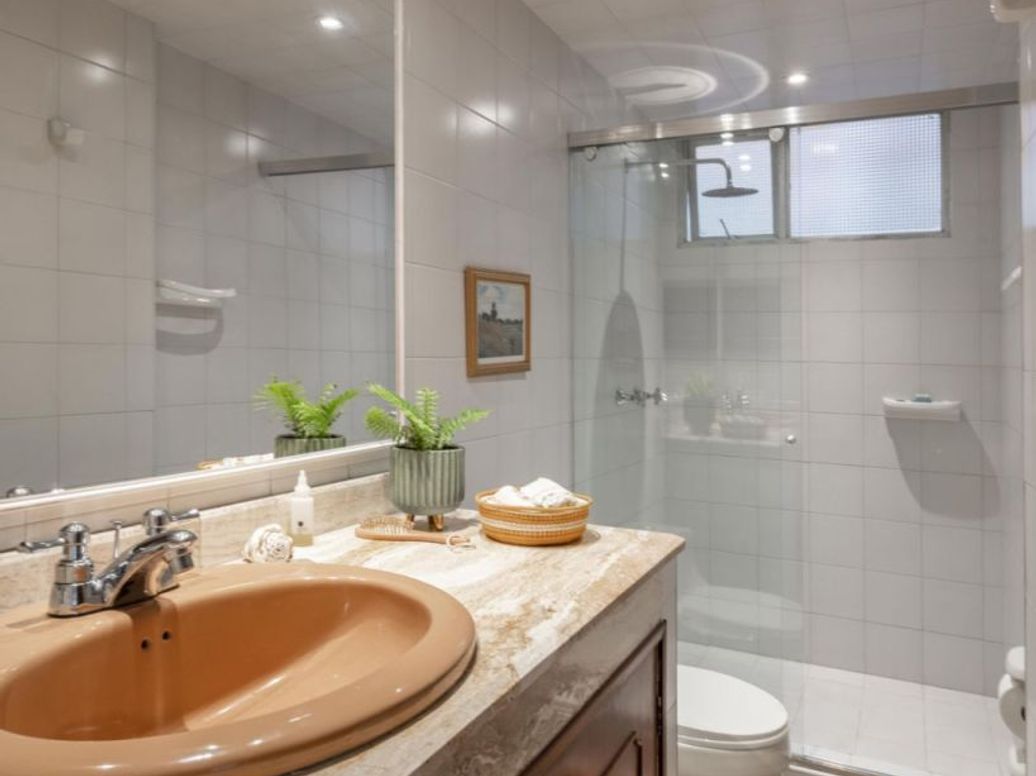Apartamento de 2 alcobas en venta en Los Rosales, Bogotá, 116 m² · foto 12 de 19