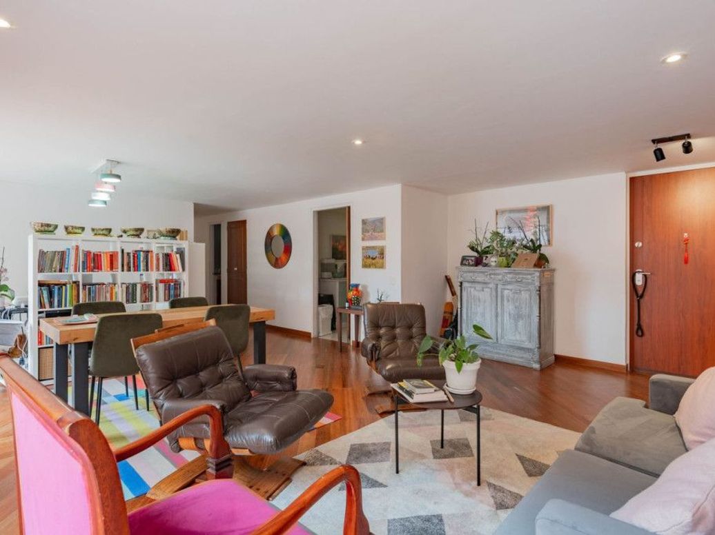 Apartamento de 2 alcobas en venta en Los Rosales, Bogotá, 116 m² · foto 3 de 19