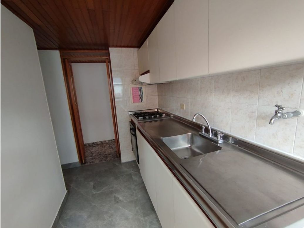 Apartamento de 3 alcobas en venta en Cedritos, Bogotá, 72 m² · foto 4 de 12