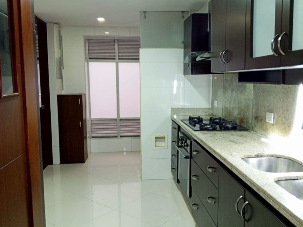 Apartamento de 4 alcobas en venta en Molinos Norte, Bogotá, 210 m² · foto 16 de 20
