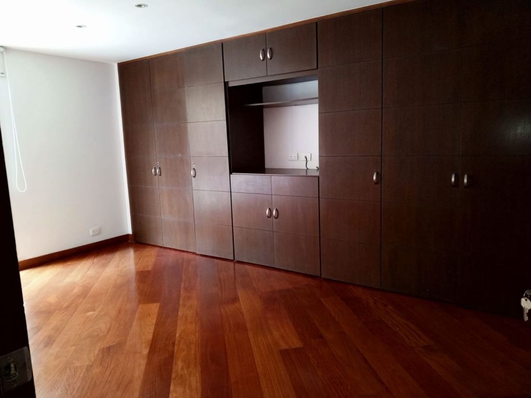 Apartamento de 4 alcobas en venta en Molinos Norte, Bogotá, 210 m² · foto 9 de 20
