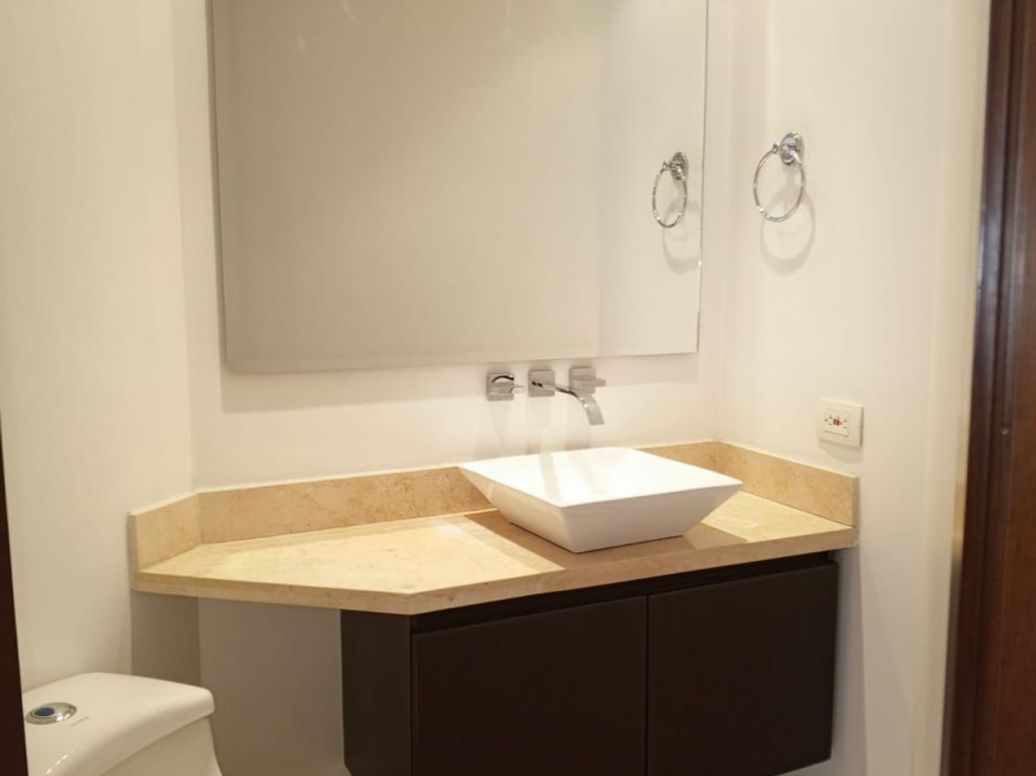 Apartamento de 4 alcobas en venta en Molinos Norte, Bogotá, 210 m² · foto 2 de 20