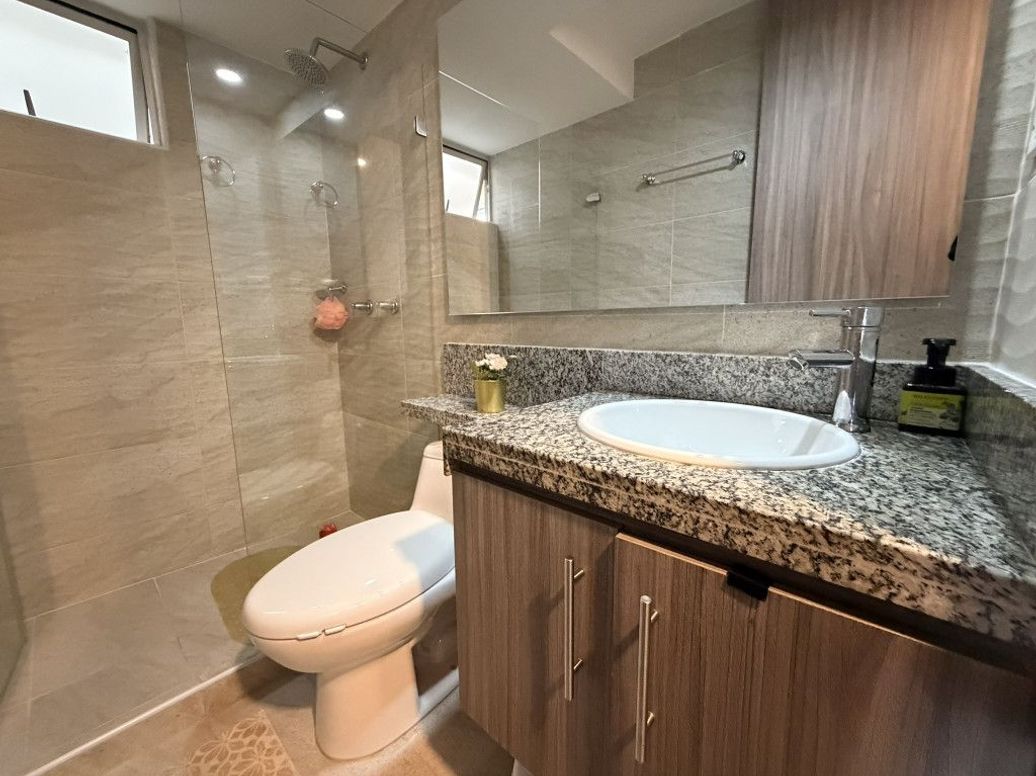 Apartamento de 3 alcobas en venta en Campo Alegre, Bogotá, 85 m² · foto 13 de 20