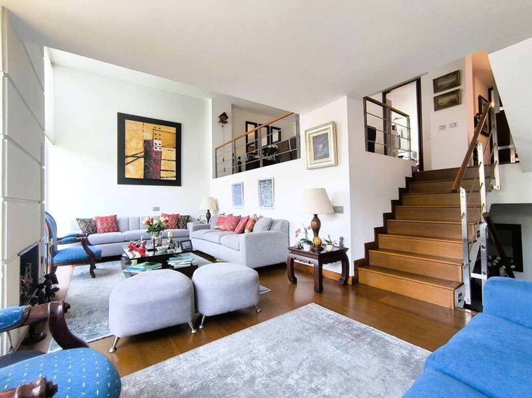 Casa de 4 alcobas en venta en A.S.D., Bogotá, 284 m² · foto 2 de 16
