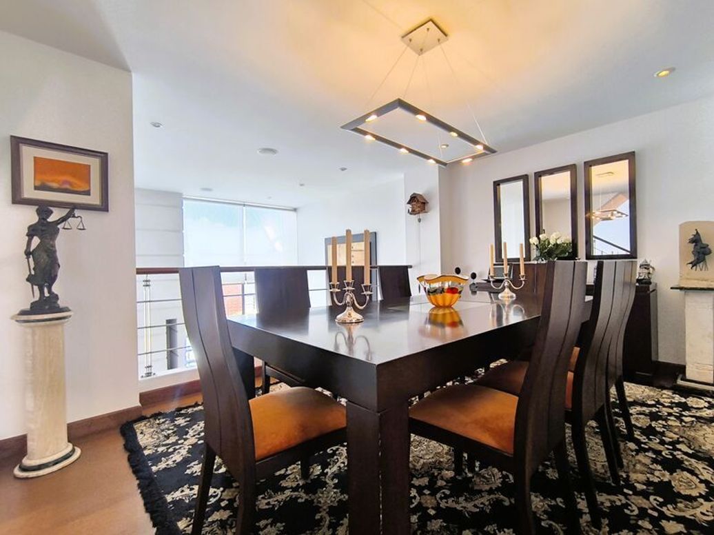 Casa de 4 alcobas en venta en A.S.D., Bogotá, 284 m² · foto 3 de 16
