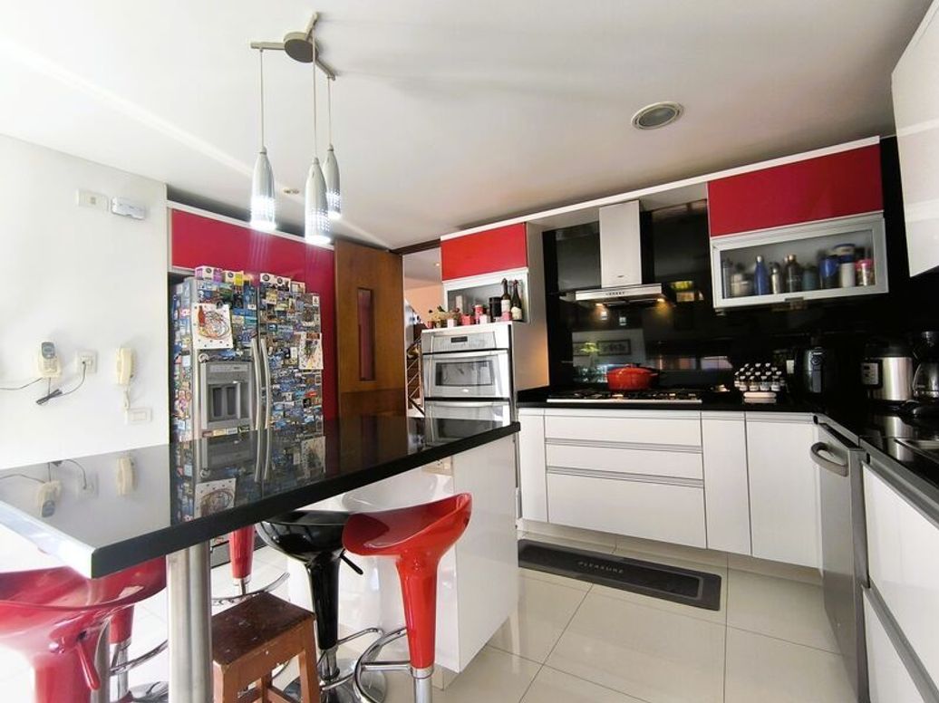 Casa de 4 alcobas en venta en A.S.D., Bogotá, 284 m² · foto 5 de 16