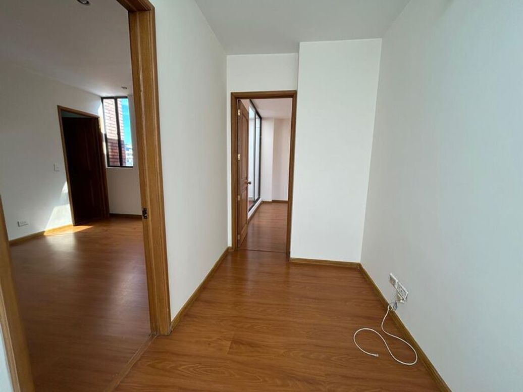 Apartamento de 5 alcobas en venta en Bella Suiza, Bogotá, 213 m² · foto 19 de 20