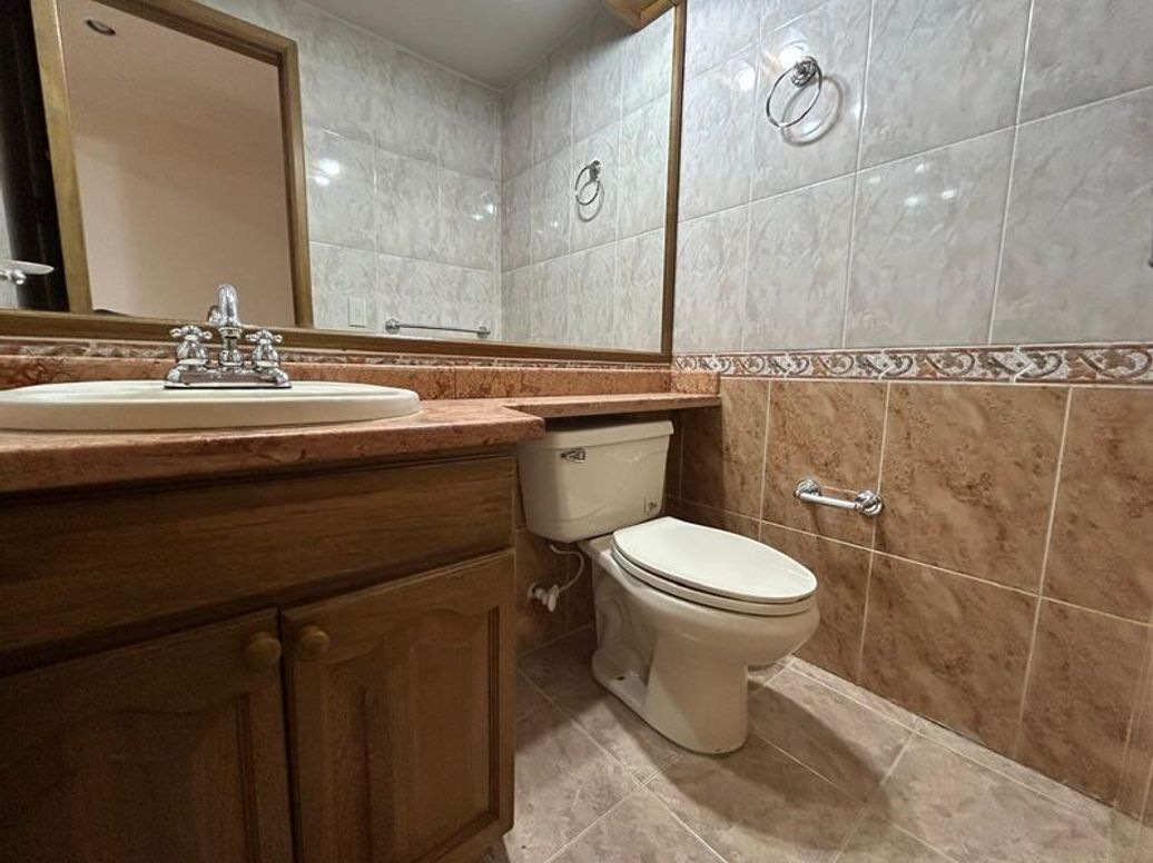 Apartamento de 5 alcobas en venta en Bella Suiza, Bogotá, 213 m² · foto 15 de 20