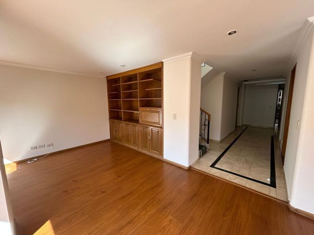 Apartamento de 5 alcobas en venta en Bella Suiza, Bogotá, 213 m² · foto 7 de 20