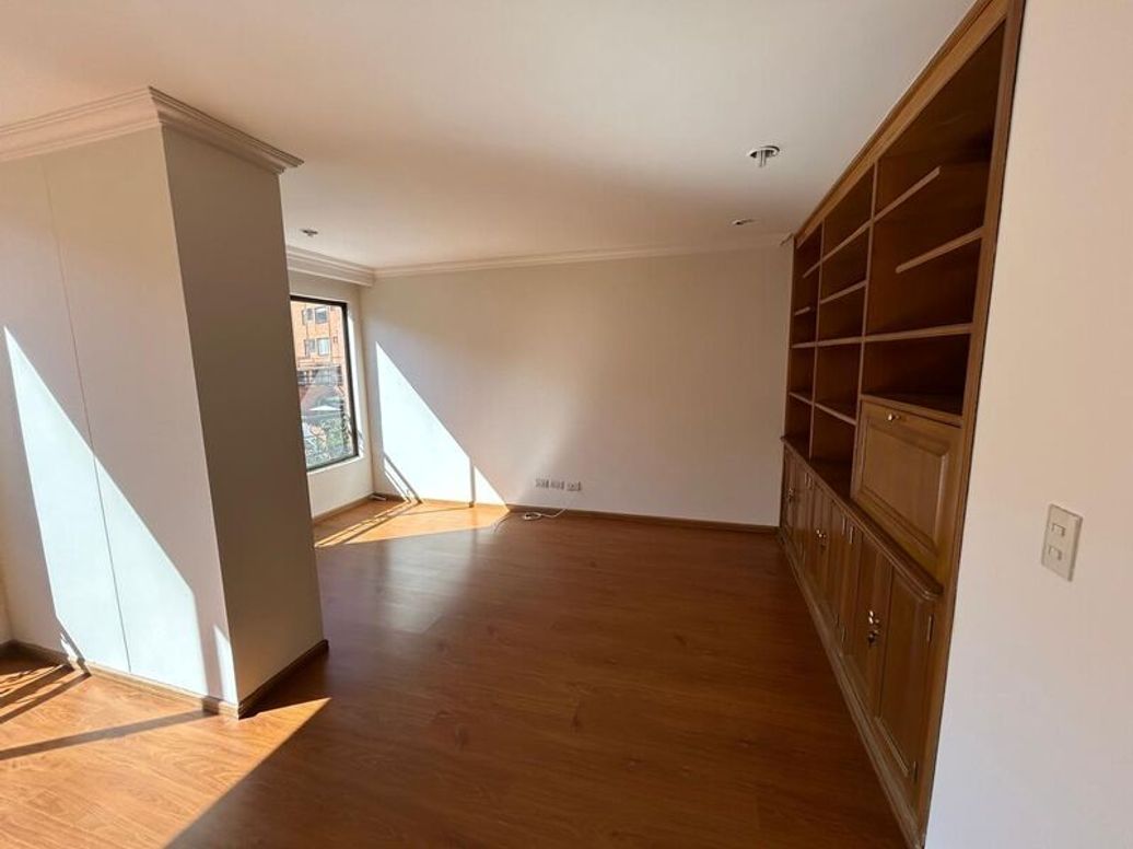 Apartamento de 5 alcobas en venta en Bella Suiza, Bogotá, 213 m² · foto 8 de 20