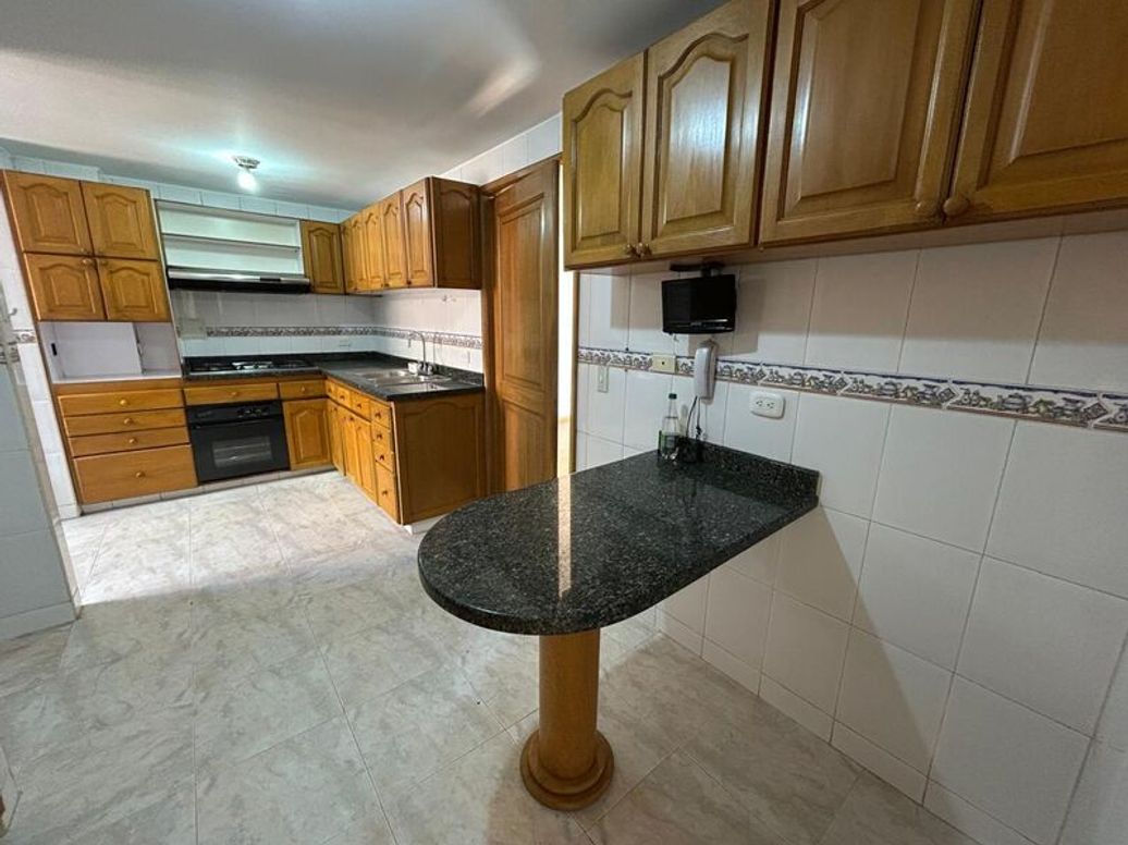 Apartamento de 5 alcobas en venta en Bella Suiza, Bogotá, 213 m² · foto 12 de 20