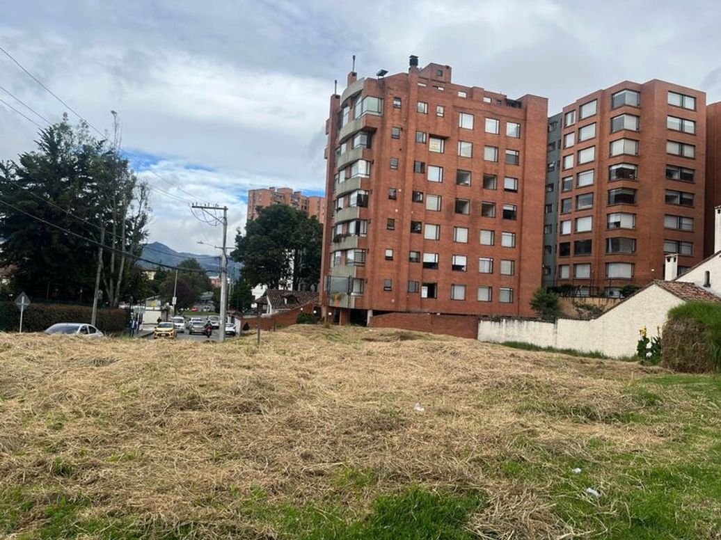 Casa de 4 alcobas en venta en Niza Suba, Bogotá, 340 m² · foto 2 de 20