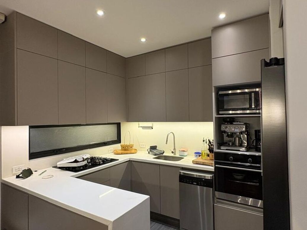 Apartamento de 3 alcobas en venta en El Refugio, Bogotá, 130 m² · foto 4 de 20