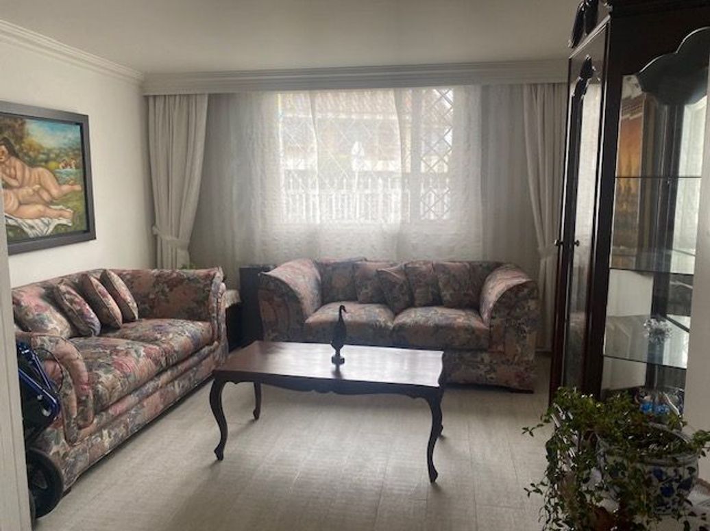 Casa de 3 alcobas en venta en Niza Norte, Bogotá, 200 m² · foto 2 de 20