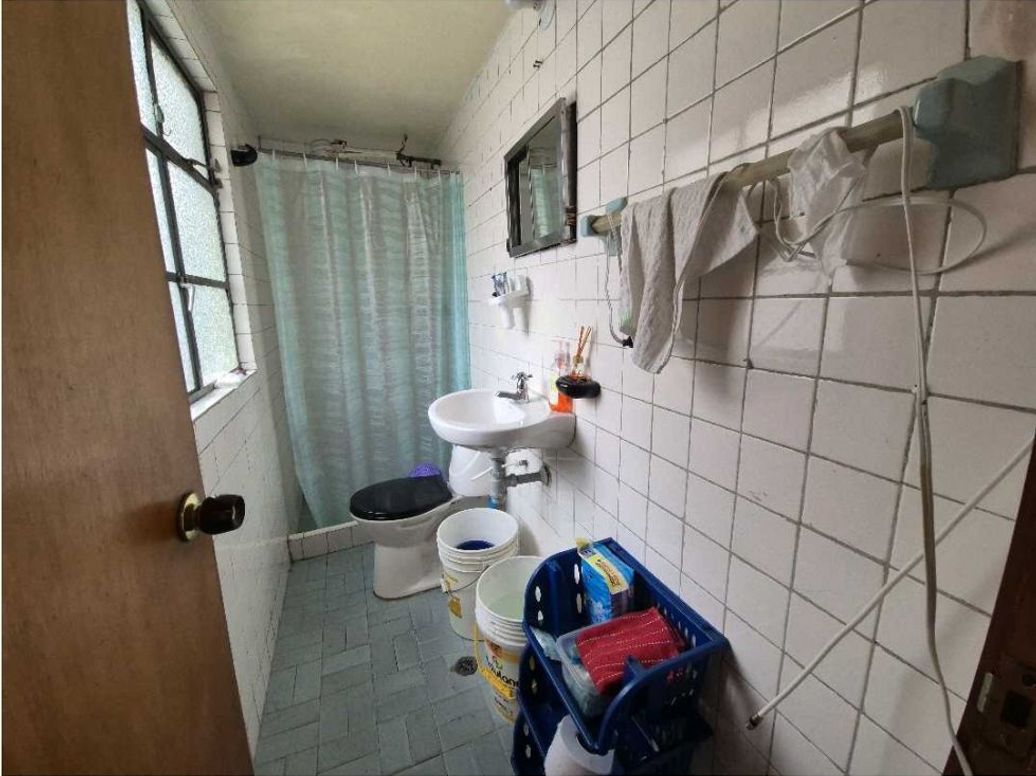 Casa de 11 alcobas en venta en Santa Sofía, Bogotá, 234 m² · foto 19 de 20