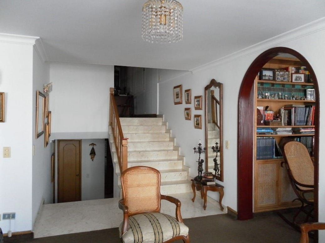 Apartamento de 3 alcobas en venta en Santa Barbara Central, Bogotá, 135 m² · foto 4 de 19
