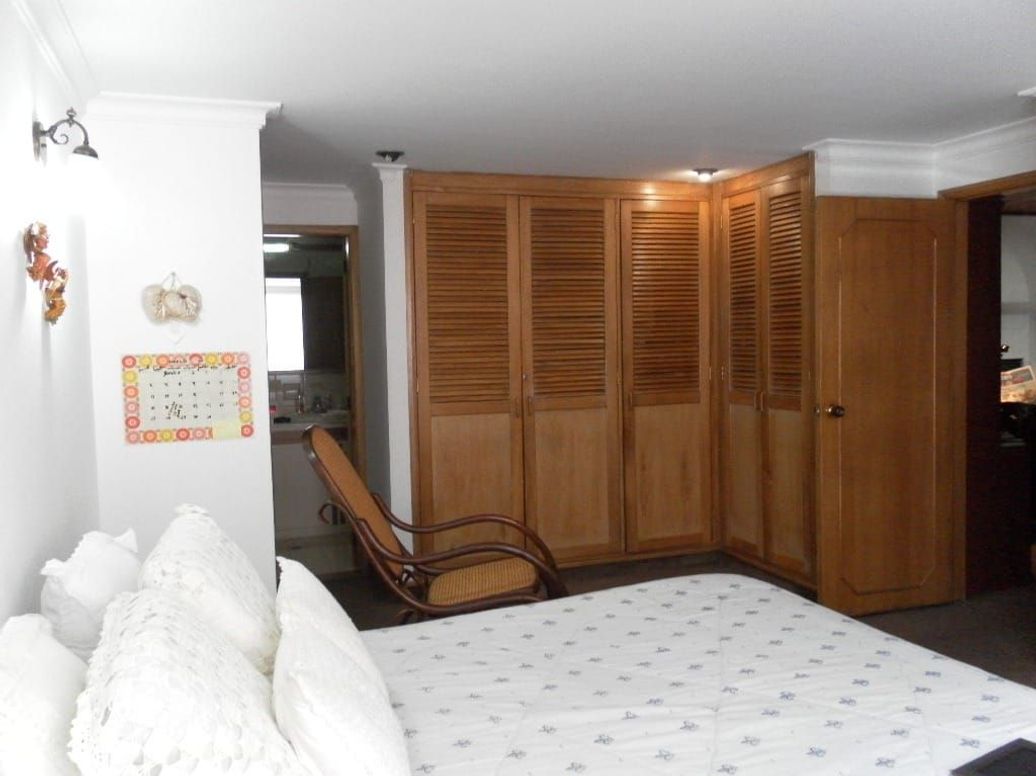 Apartamento de 3 alcobas en venta en Santa Barbara Central, Bogotá, 135 m² · foto 10 de 19