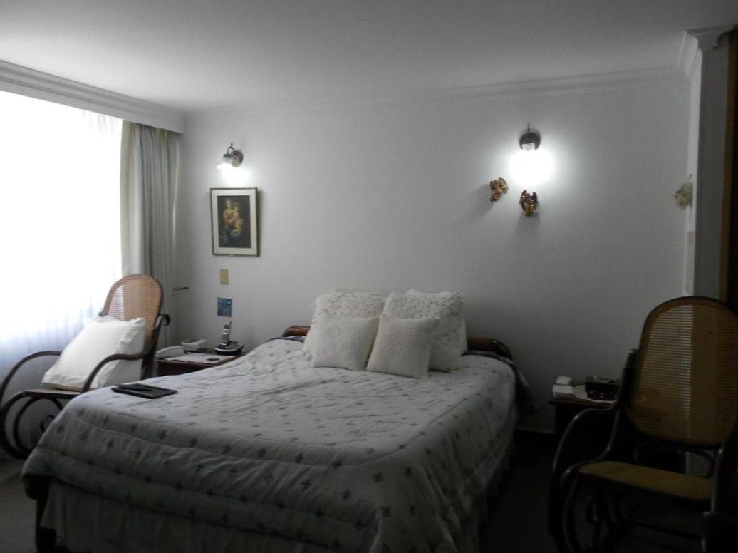 Apartamento de 3 alcobas en venta en Santa Barbara Central, Bogotá, 135 m² · foto 11 de 19