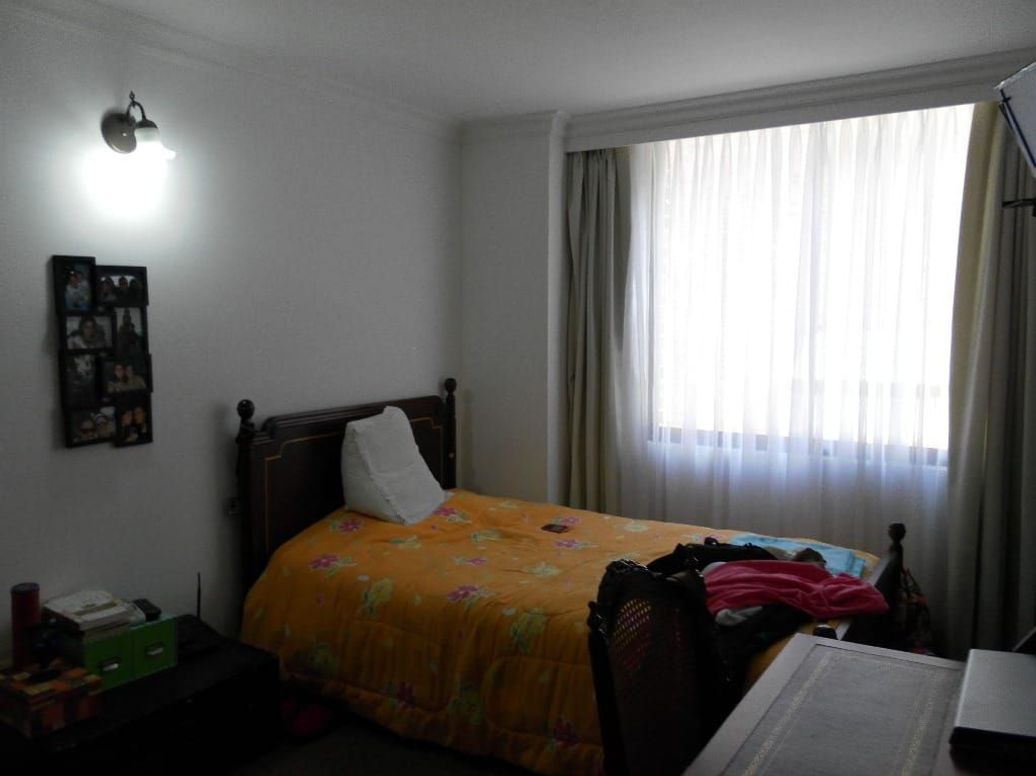 Apartamento de 3 alcobas en venta en Santa Barbara Central, Bogotá, 135 m² · foto 12 de 19