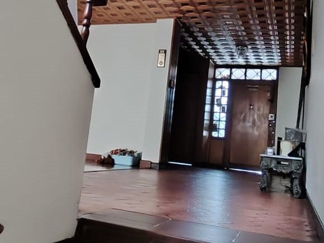 Casa de 5 alcobas en venta en Santa Barbara Central, Bogotá, 324 m² · foto 4 de 11