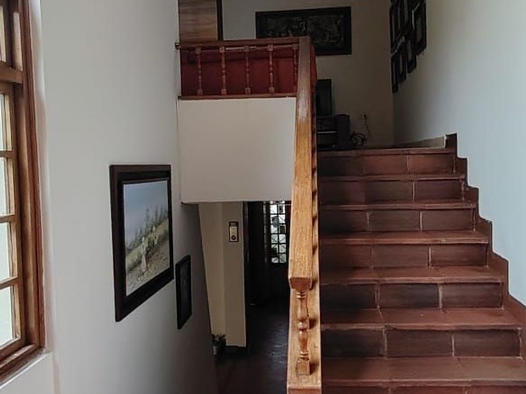 Casa de 5 alcobas en venta en Santa Barbara Central, Bogotá, 324 m² · foto 10 de 11