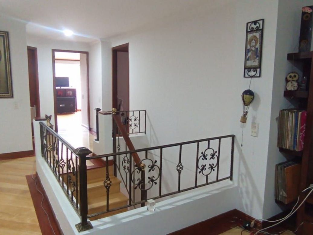 Apartamento de 3 alcobas en venta en Cr. Punta Del Este, Bogotá, 171 m² · foto 9 de 20