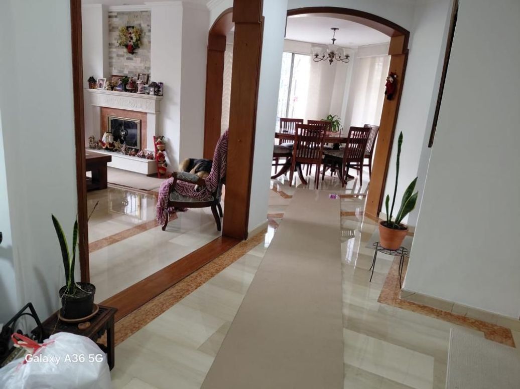 Apartamento de 3 alcobas en venta en Cr. Punta Del Este, Bogotá, 171 m² · foto 5 de 20
