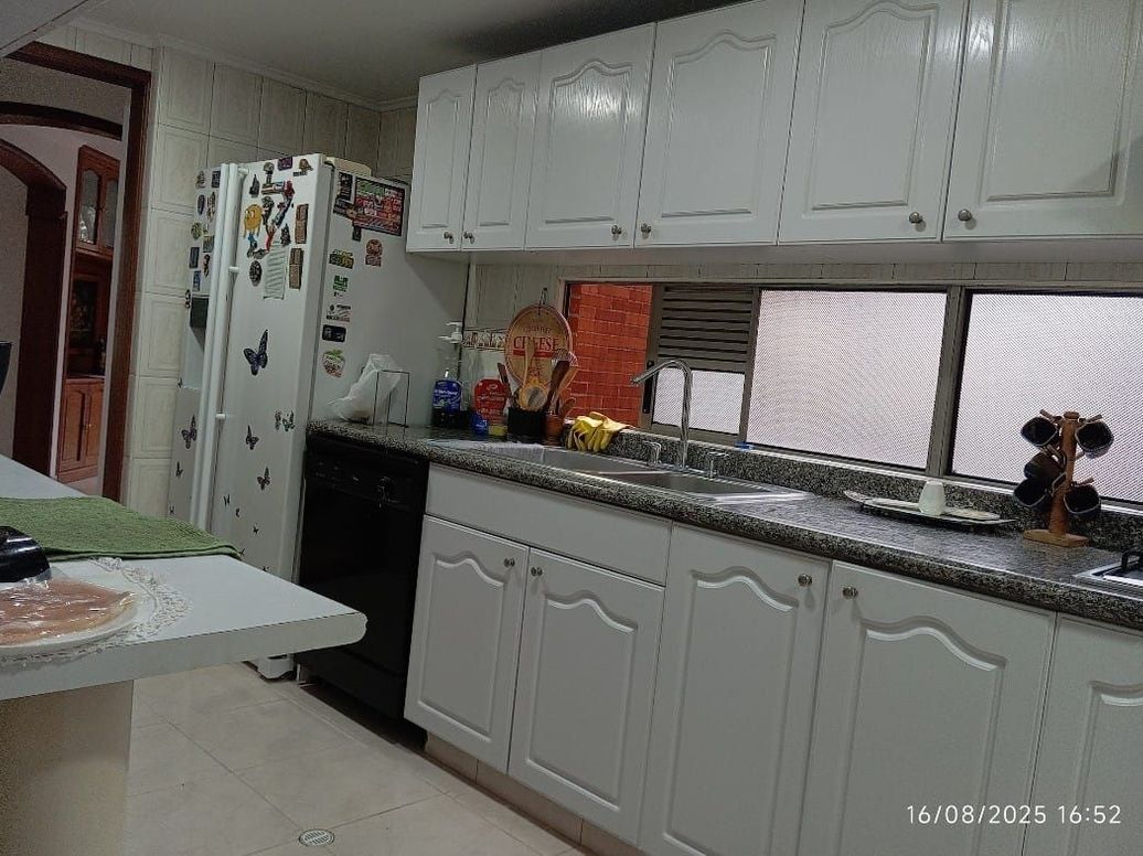 Apartamento de 3 alcobas en venta en Cr. Punta Del Este, Bogotá, 171 m² · foto 17 de 20