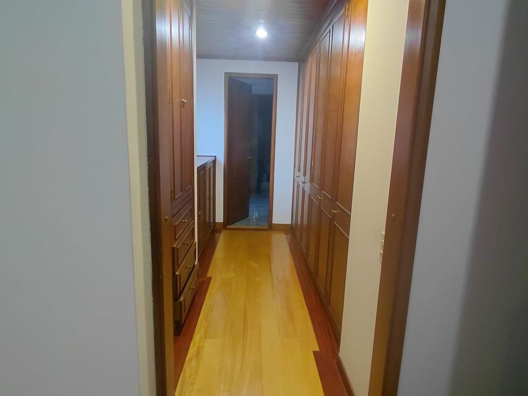Apartamento de 3 alcobas en venta en Cr. Punta Del Este, Bogotá, 171 m² · foto 14 de 20