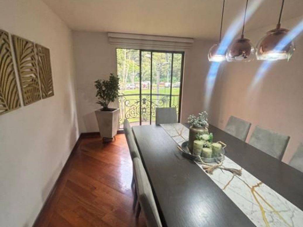 Apartamento de 3 alcobas en venta en Chico Norte Et. Ii, Bogotá, 188 m² · foto 4 de 20
