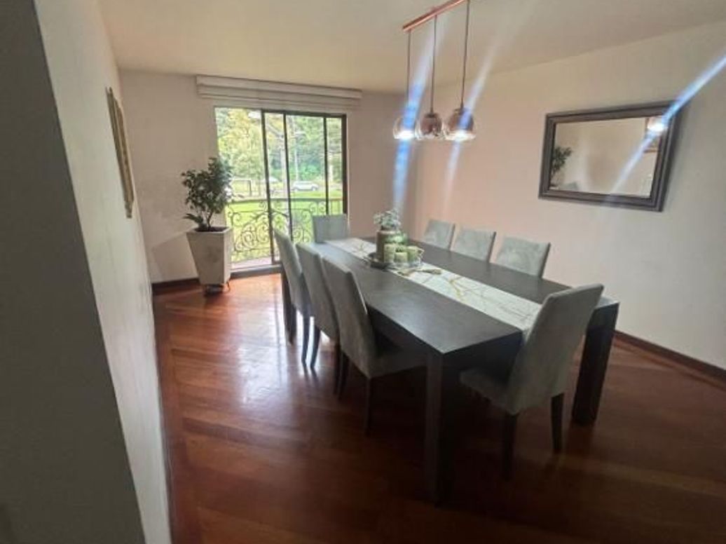 Apartamento de 3 alcobas en venta en Chico Norte Et. Ii, Bogotá, 188 m² · foto 2 de 20