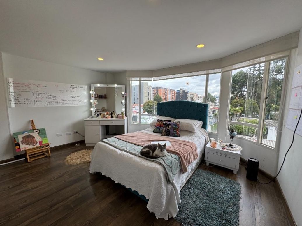 Apartamento de 2 alcobas en venta en Caobos Salazar, Bogotá, 175 m² · foto 9 de 20
