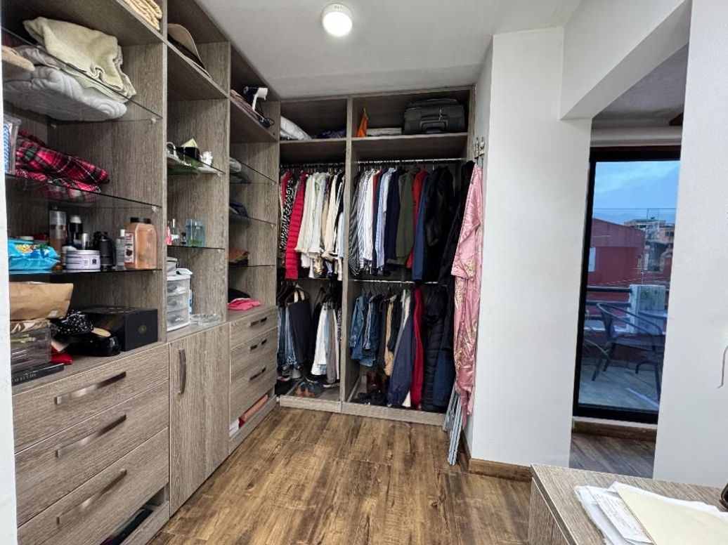 Apartamento de 2 alcobas en venta en Caobos Salazar, Bogotá, 175 m² · foto 18 de 20