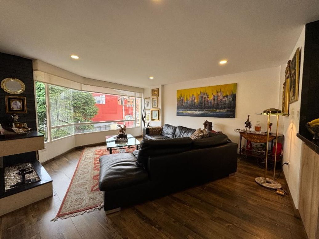 Apartamento de 2 alcobas en venta en Caobos Salazar, Bogotá, 175 m² · foto 4 de 20