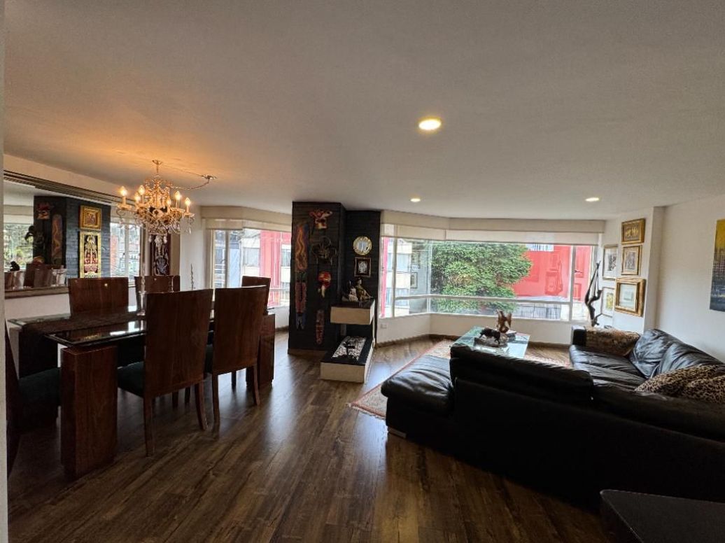 Apartamento de 2 alcobas en venta en Caobos Salazar, Bogotá, 175 m² · foto 6 de 20