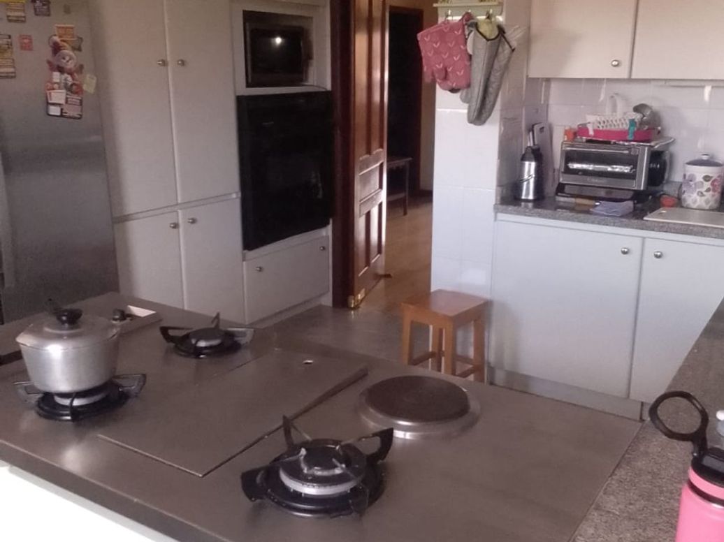 Apartamento de 5 alcobas en venta en Santa Barbara Occidental, Bogotá, 330 m² · foto 3 de 11