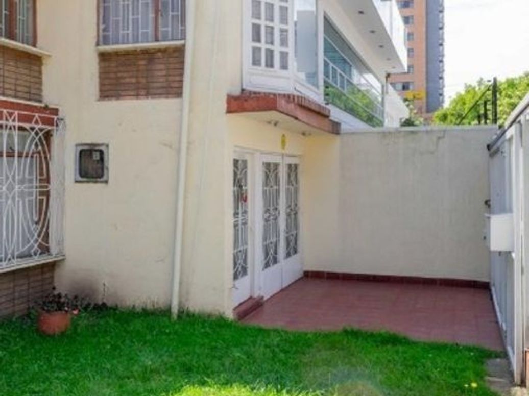 Casa de 6 alcobas en venta en Santa Barbara Oriental, Bogotá, 250 m² · foto 2 de 14
