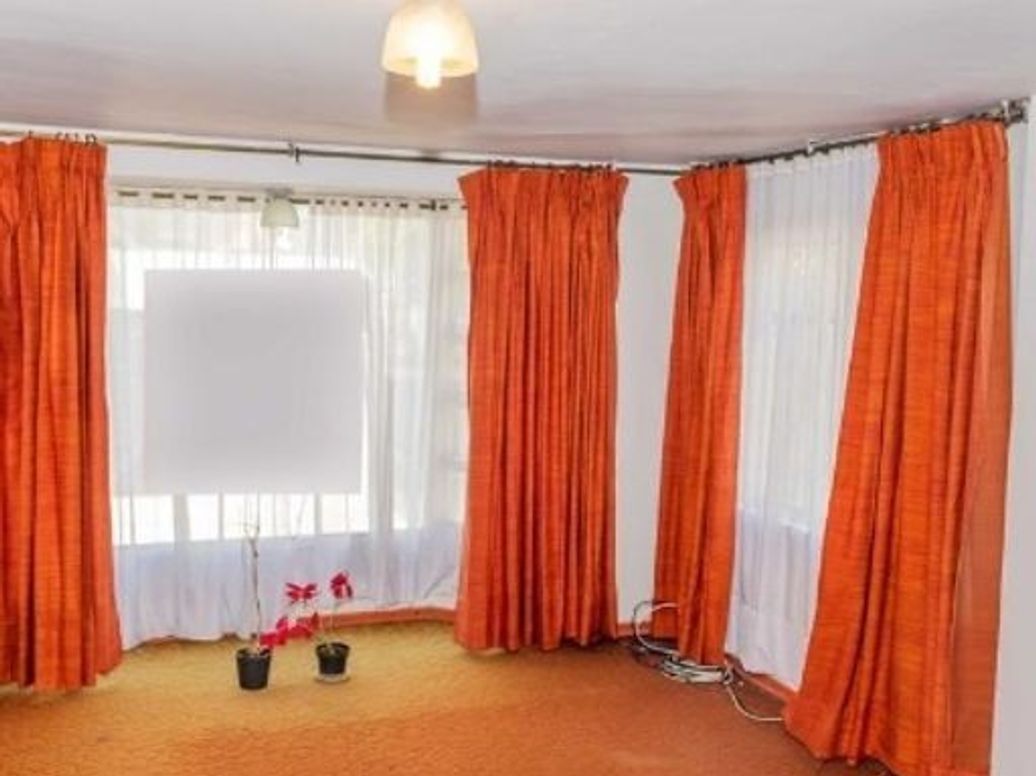 Casa de 6 alcobas en venta en Santa Barbara Oriental, Bogotá, 250 m² · foto 3 de 14