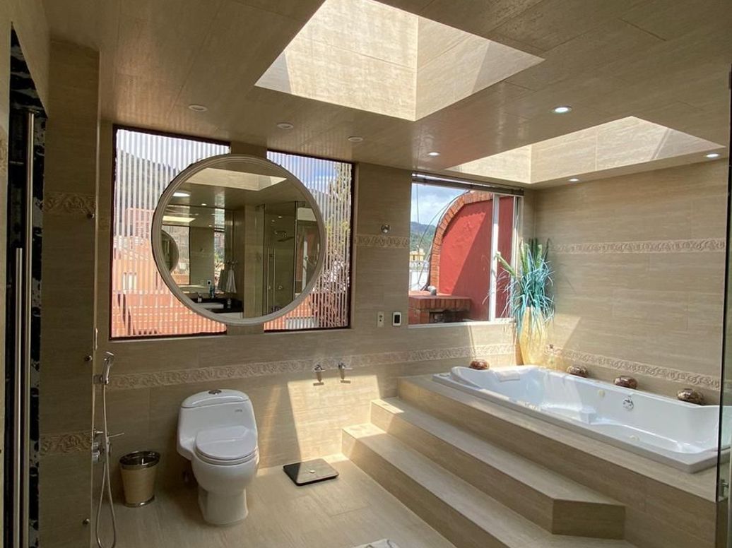 Apartamento de 4 alcobas en venta en Santa Barbara Central, Bogotá, 410 m² · foto 10 de 20