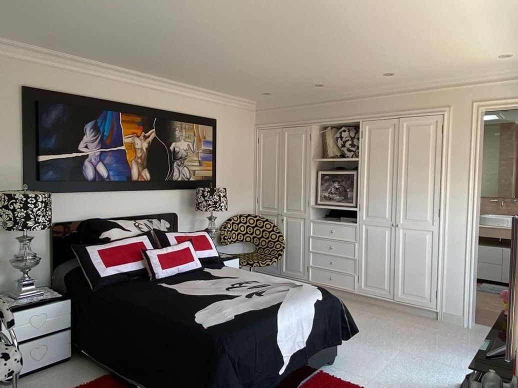 Apartamento de 4 alcobas en venta en Santa Barbara Central, Bogotá, 410 m² · foto 15 de 20