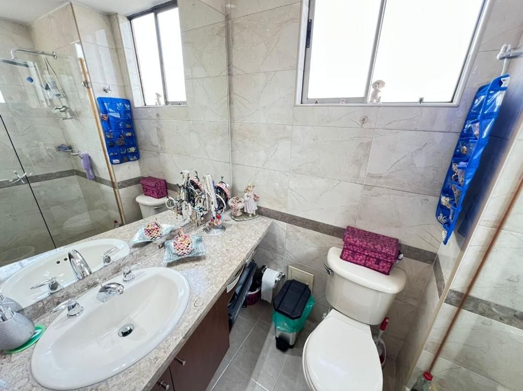 Apartamento de 3 alcobas en venta en Modelia, Bogotá, 103 m² · foto 2 de 20