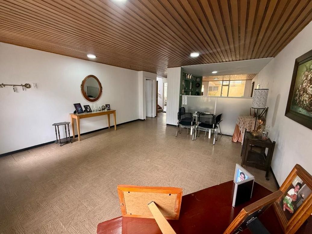 Casa de 4 alcobas en venta en Los Andes, Bogotá, 220 m² · foto 3 de 20