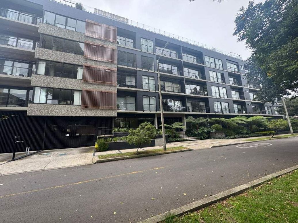 Apartamento de 3 alcobas en venta en Cedritos, Bogotá, 123 m² · foto 3 de 20