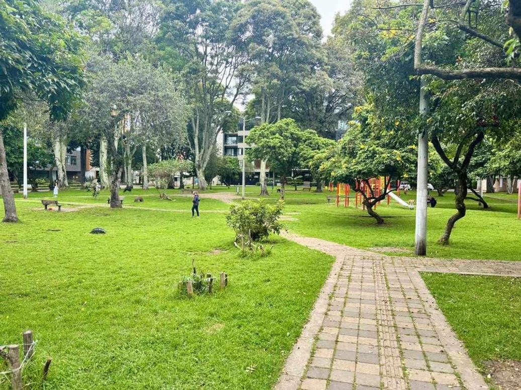 Apartamento de 3 alcobas en venta en Cedritos, Bogotá, 123 m² · foto 4 de 20