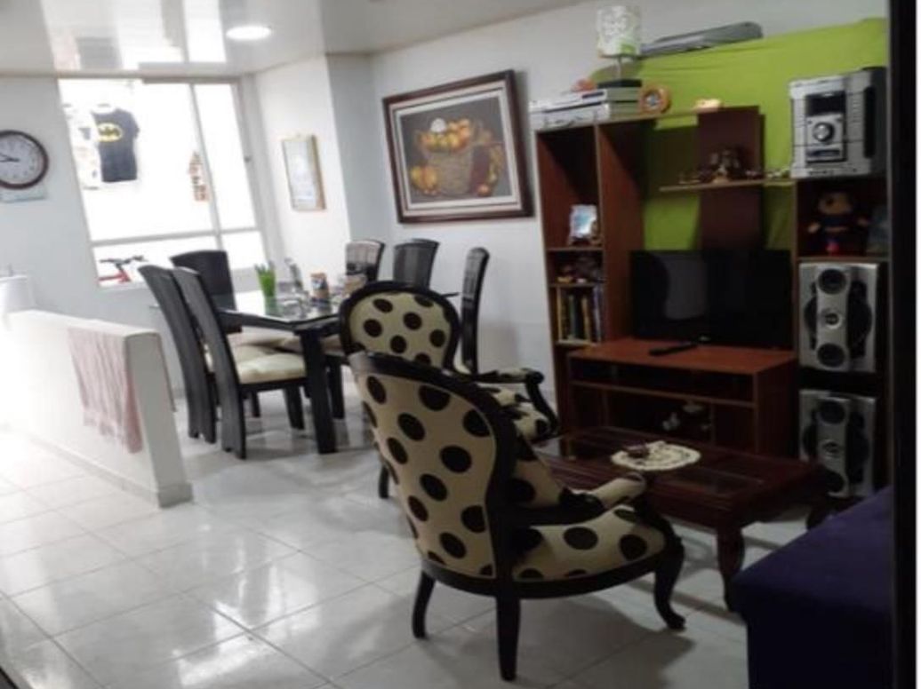 Casa de 6 alcobas en venta en San Antonio De Padua, Bogotá, 300 m² · foto 3 de 11