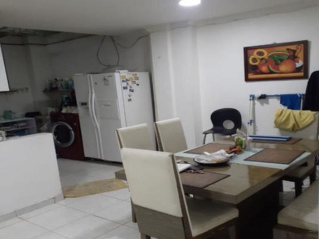 Casa de 6 alcobas en venta en San Antonio De Padua, Bogotá, 300 m² · foto 7 de 11