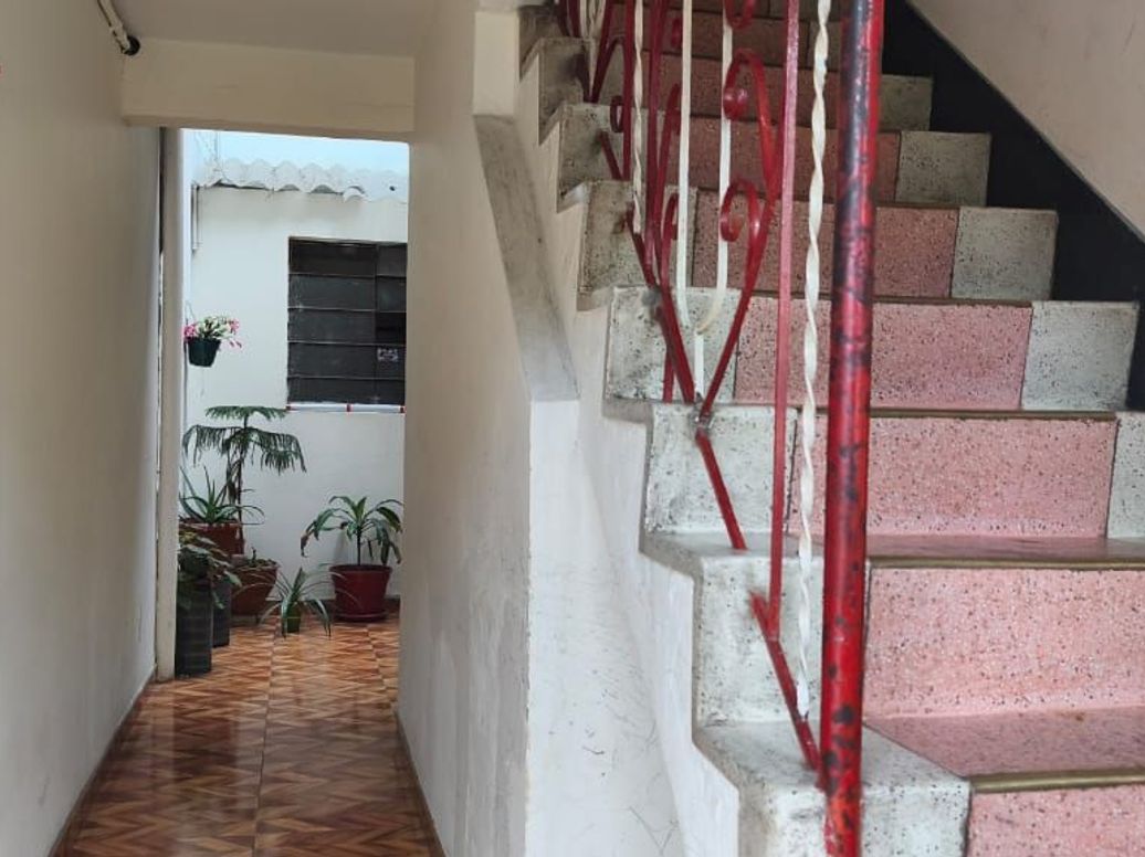 Casa de 6 alcobas en venta en Santander Sur, Bogotá, 568 m² · foto 2 de 20